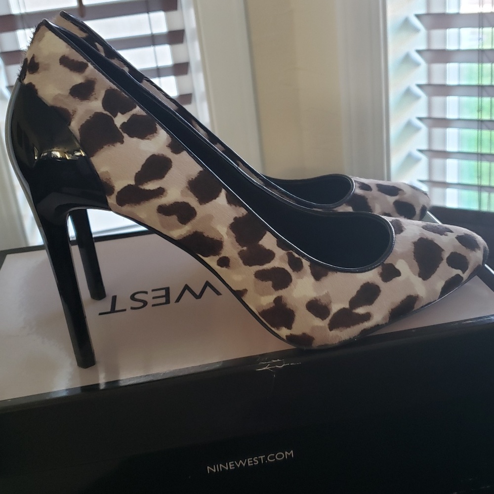 Shoes - Picture 2 of 4